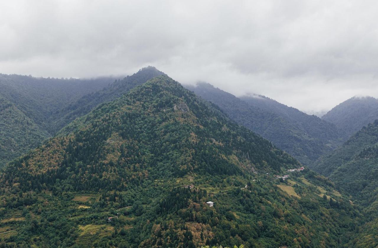 Unique Boutique Hotel Near Batumi Zeda Chkhutuneti Экстерьер фото